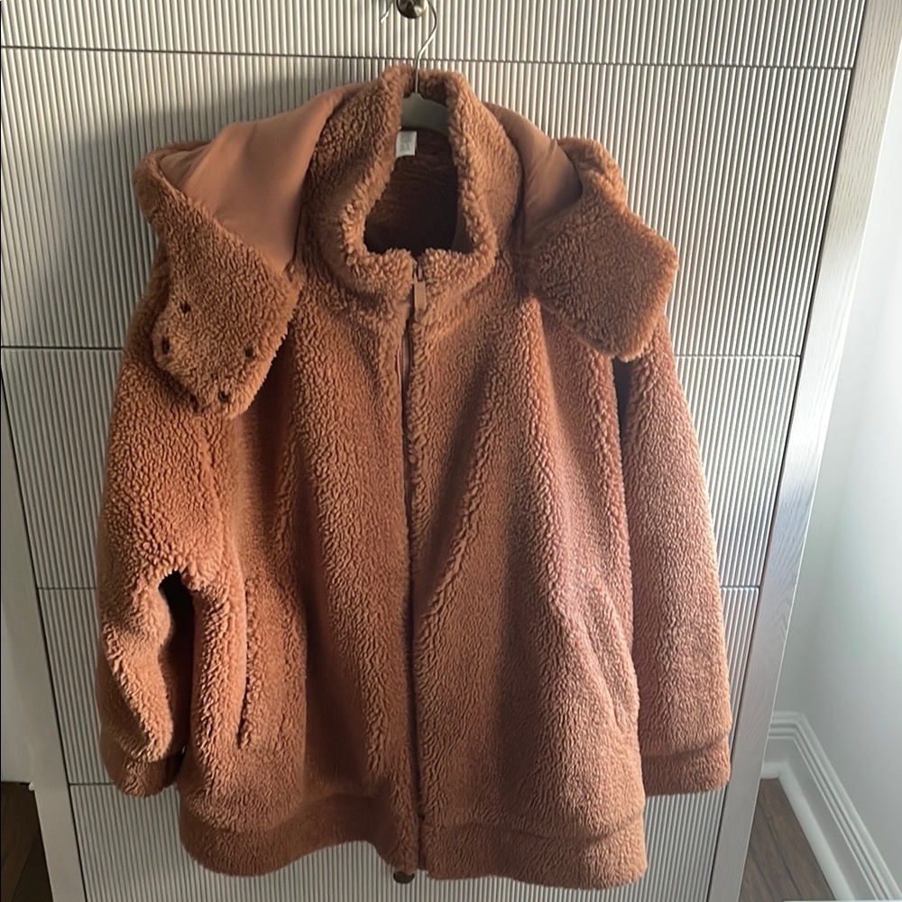 ALO YOGA BRAND NEW NEVER WORN Cozy Brown Sherpa Jacket in Camel